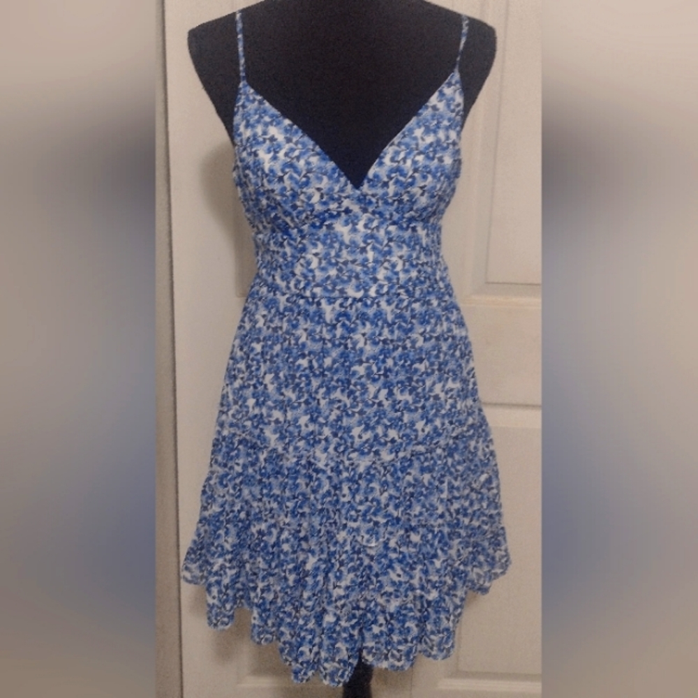 B Darrin sz 9/10 blue flower print strappy dress